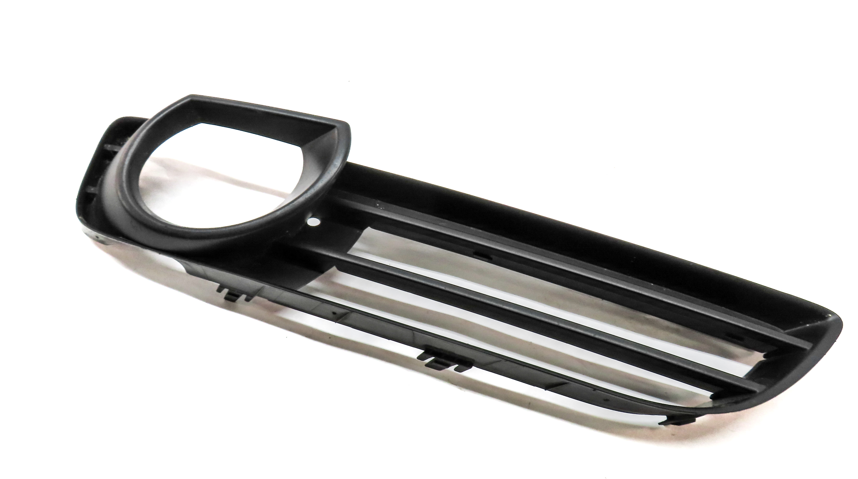 2008 AUDI Q7 (4L) FRONT RIGHT PASSENGER LOWER BUMPER FOG LIGHT LAMP TRIM (BLACK) — exact item pictured